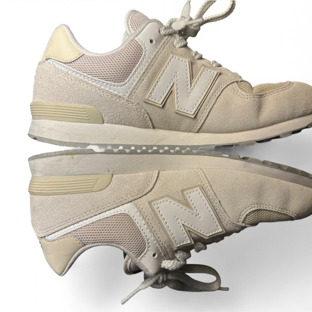 New Balance Beige 574 Boys Sneakers Size 6 - Picture 7 of 10